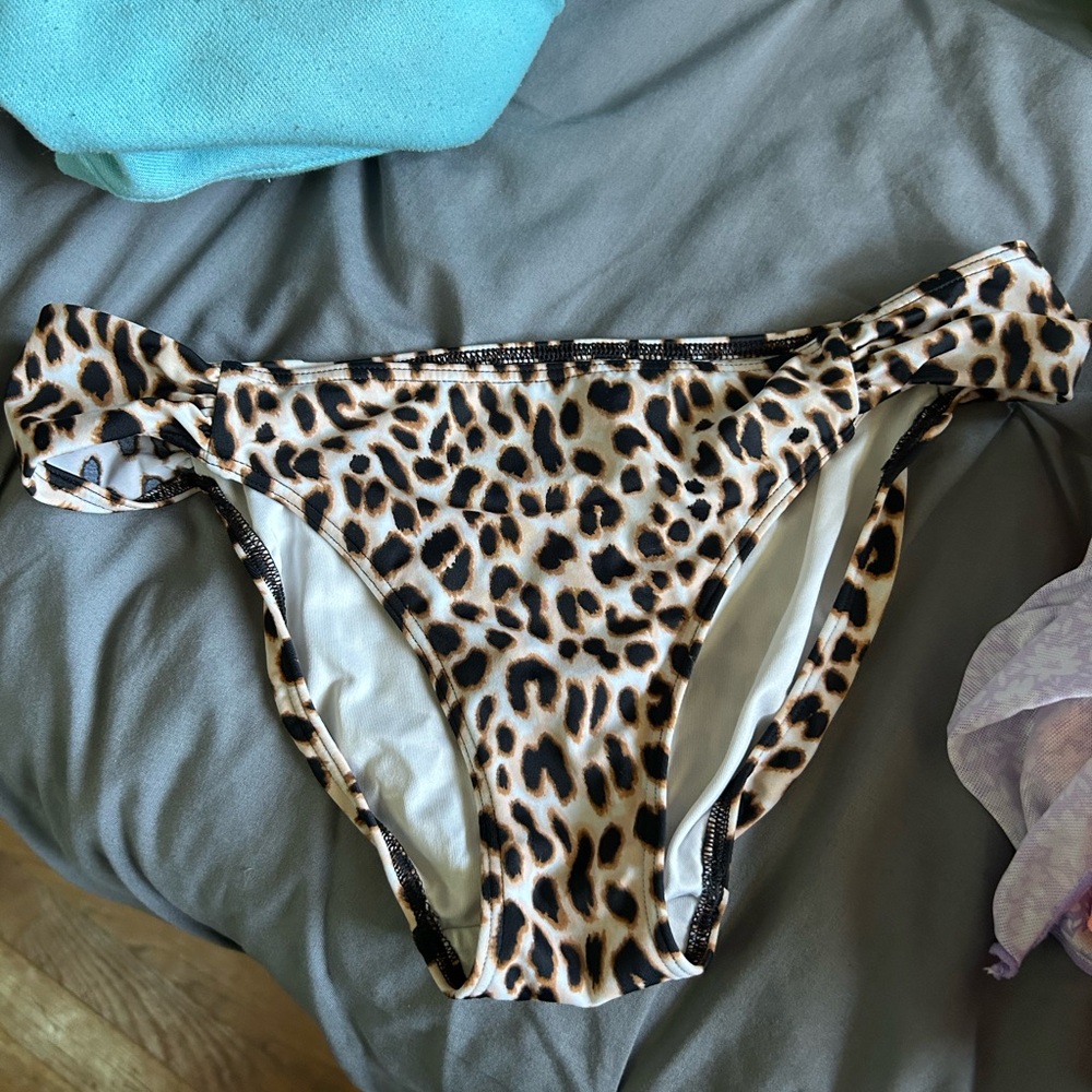 Victoria's Secret Pink Leopard Bikini Bottoms